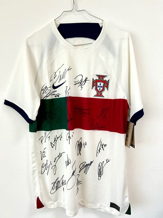 Camisola da Seleção de Portugal nova assinada pelo 11 titular - M/L