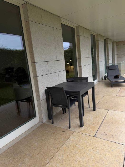 Mesa exterior aluminio SKLUM + 4 cadeiras textilene