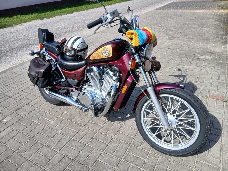 Suzuki intruder vs 700 1987r