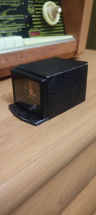 Салонные часы Рено 19. Kienzle