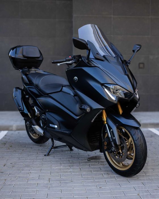 YAMAHA TMAX 560 Tech-Max - Como Nova!