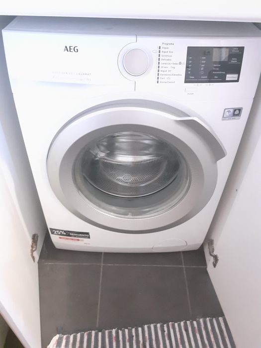 Maquina de lavar roupa AEG