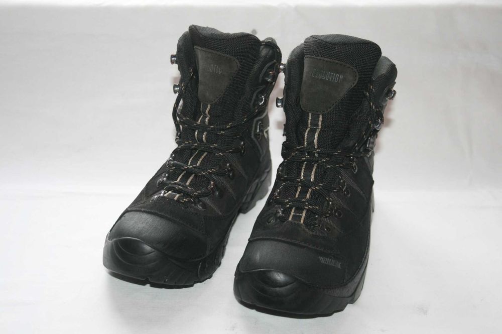 Трекінгові  черевики  роз. 42  уст.26.5см.