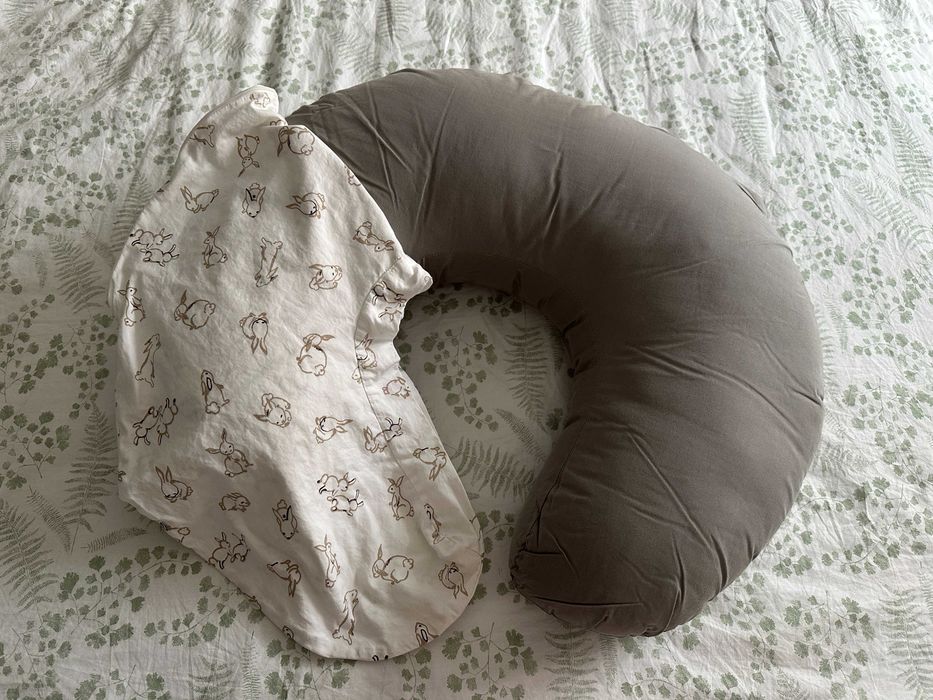 Almofada de Amamentação IKEA LEN + Capa Padrão Coelhos