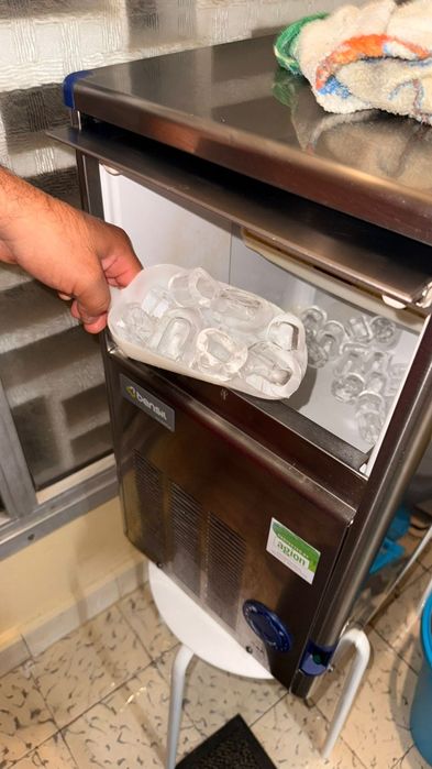 Máquina de gelo Simag 24k