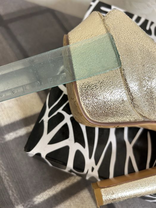 Босоніжки 35-36 розмір