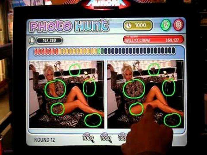 Maquina com jogos cor vermelha e branca original