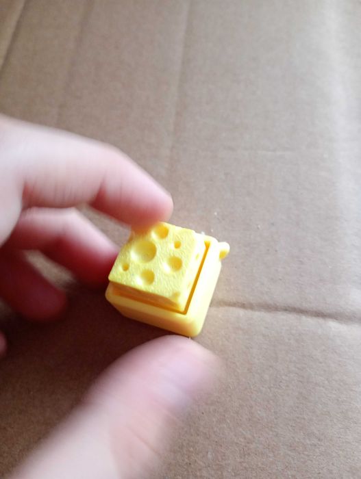 Serowy clicker brelok z drukarki 3d