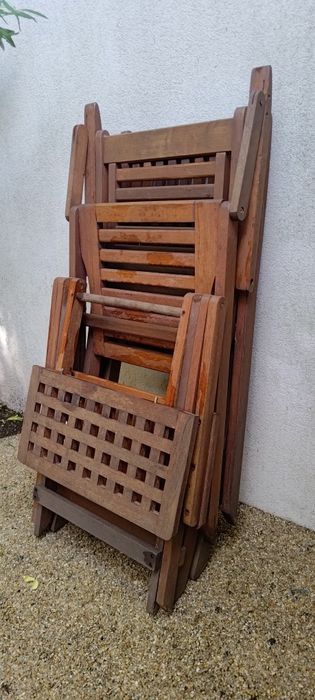 2 cadeiras de exterior e mesa dobráveis