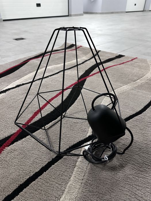 Cendeeiro de tecto preto