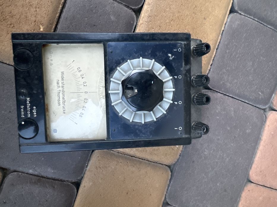 Аналоговий Вольтметер