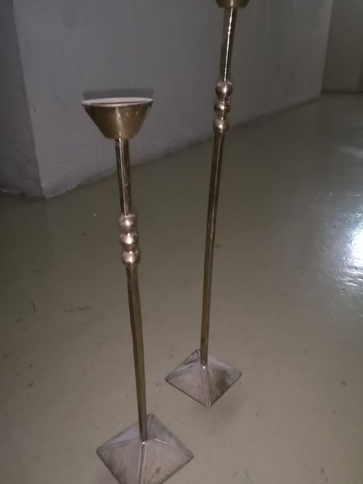 Candelabros dourados