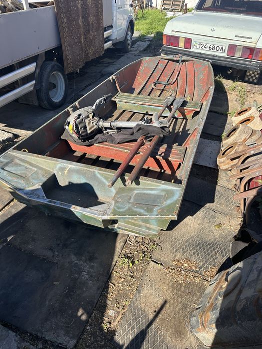 Продам лодку автобот