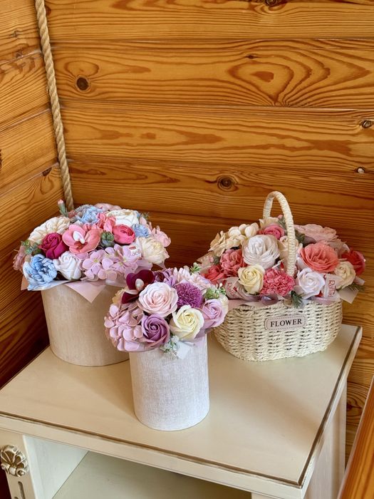 Комозиціі з мильних квітів