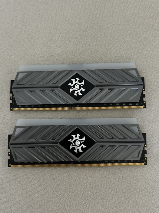 pamięć RAM XPG 16 GB (2x8 GB) DDR4 3000 MHz