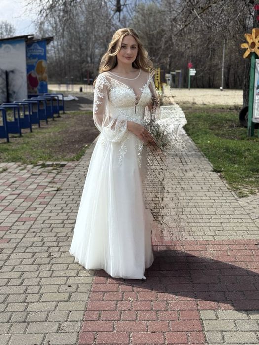 Весільна сукня біла ідеальний стан