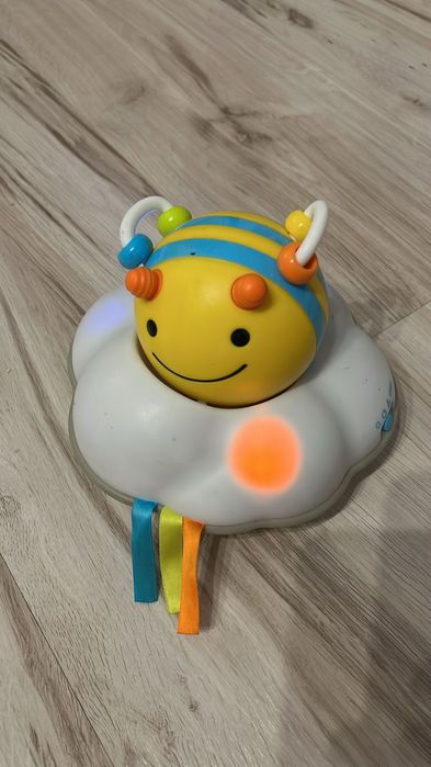 Pszczolka skip hop do raczkowania interaktywna