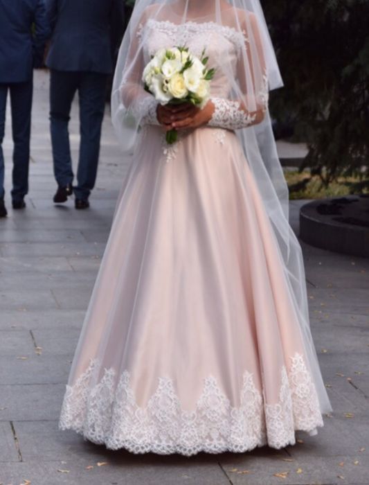 Продам свадебное платье размер 44-46