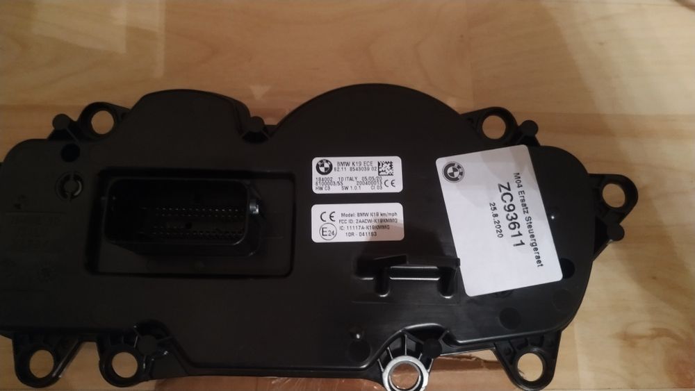 Продам приборку BMW 62118543039