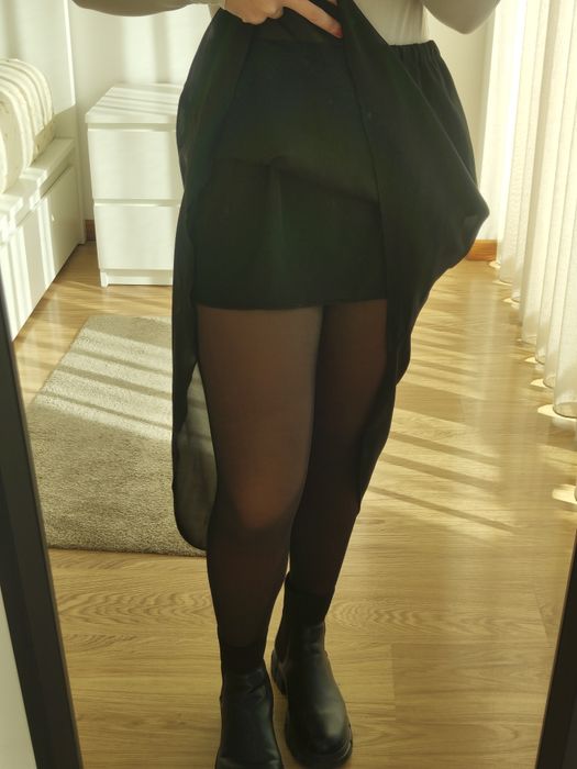 Saia preta assimétrica