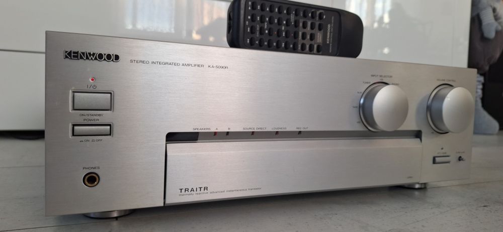 Wzmacniacz KENWOOD KA-5090R  2x90W dynamika 105 db dampfing factor 250