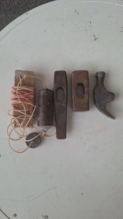 Отвес, молотки, гвоздодер