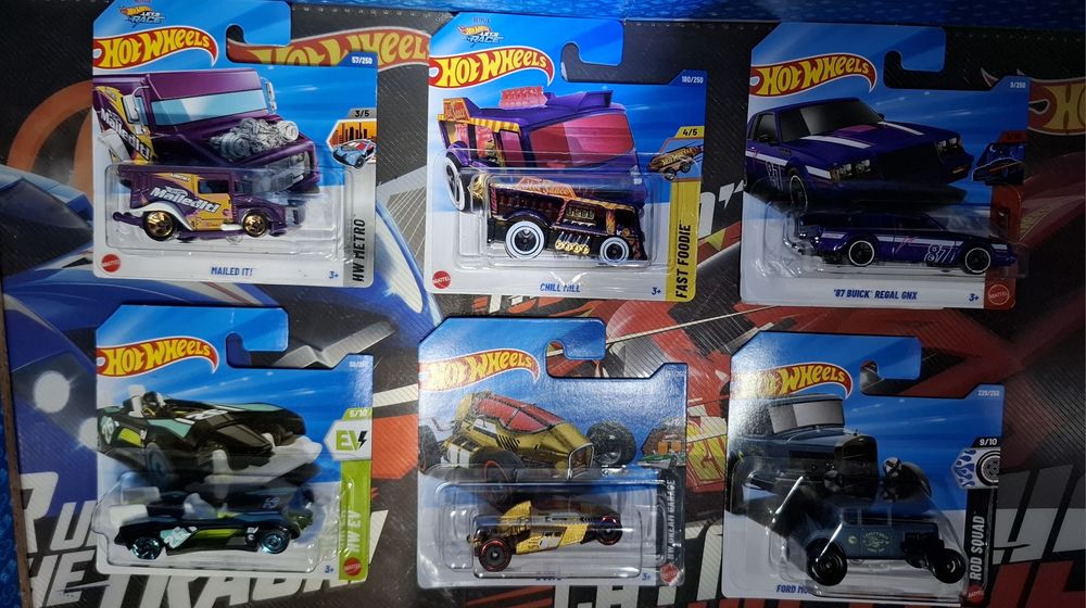 Обміняю машинки Hot Wheels. Treasure Hunt - Колекційні.