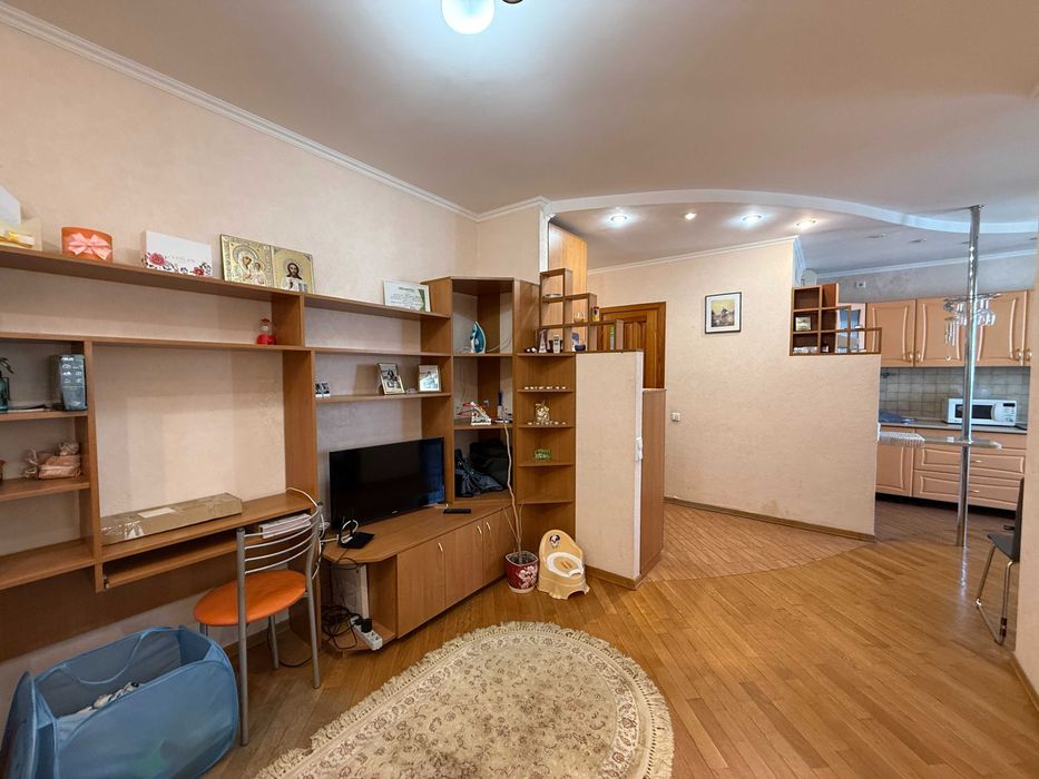 Продам 1 кім квартиру 46 м2 в Києві метро Позняки Є ВІДЕООГЛЯД
