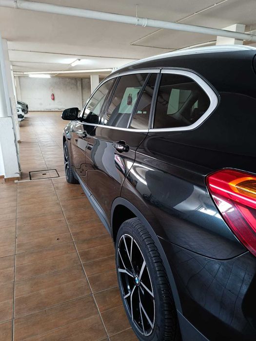 BMW X1 sDrive16d de 2018, com 178.000 km, com Jantes 19 Averbadas