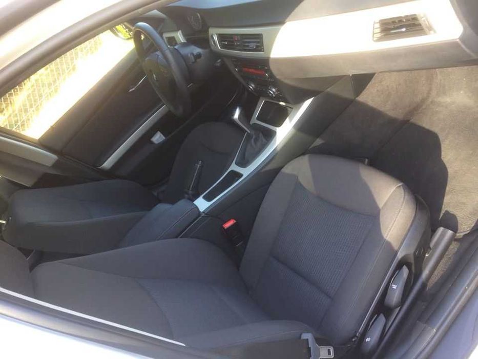 Продам BMW 3 Series 2012 E91 (FL)  •  318i MT (143 к.с.)  •  Base