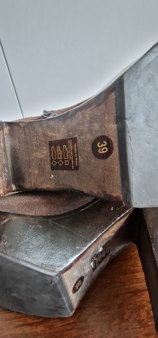Botins  tamanho 39