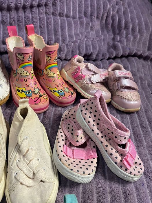 Найперше дівоче взуття ( лот , пакетом )розмір 20-21