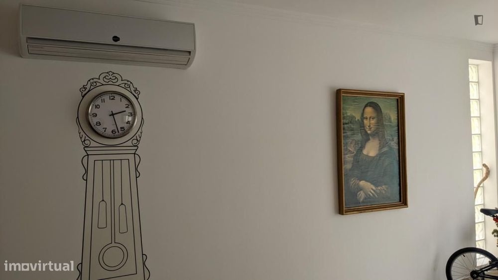 Quarto - localizado em Carcavelos Lisbon