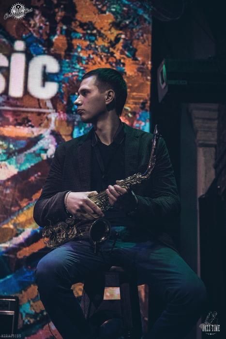 Саксофоніст на Ваше свято!Уроки гри на саксофоні