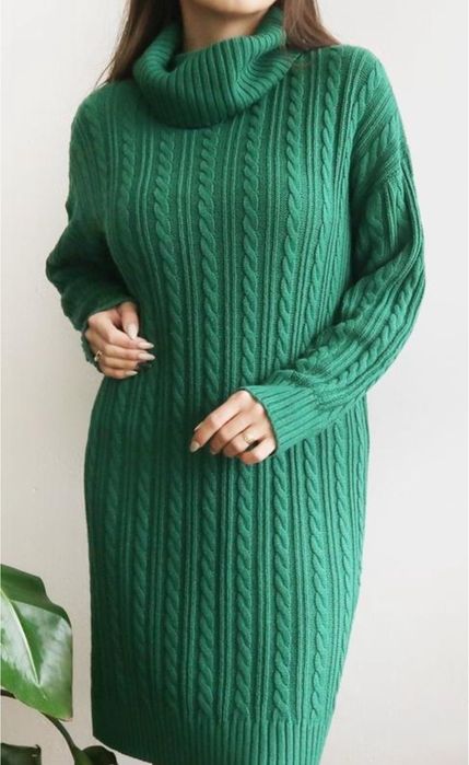 Женское вязаное платье