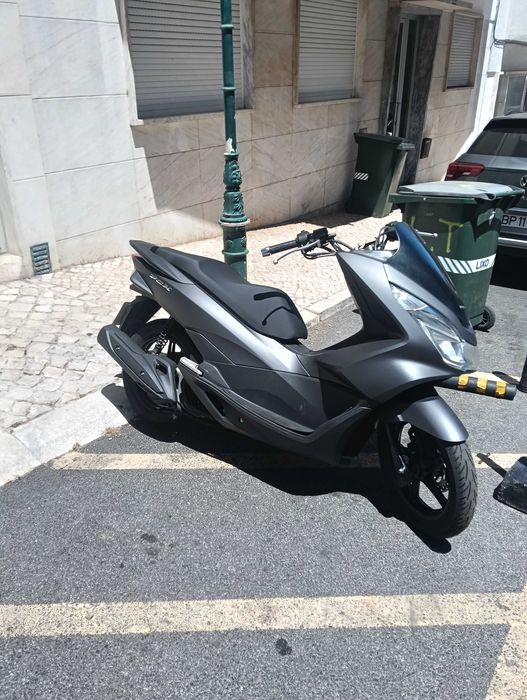 "Scooter Honda PCX 125 CC"