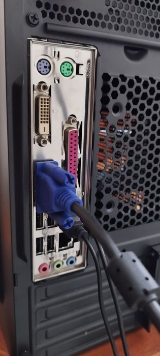 Комп'ютер повний комплект SSD256gs i5 8gb 21.5"