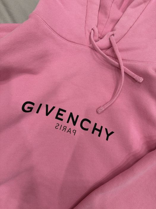 Худи Givenchy.