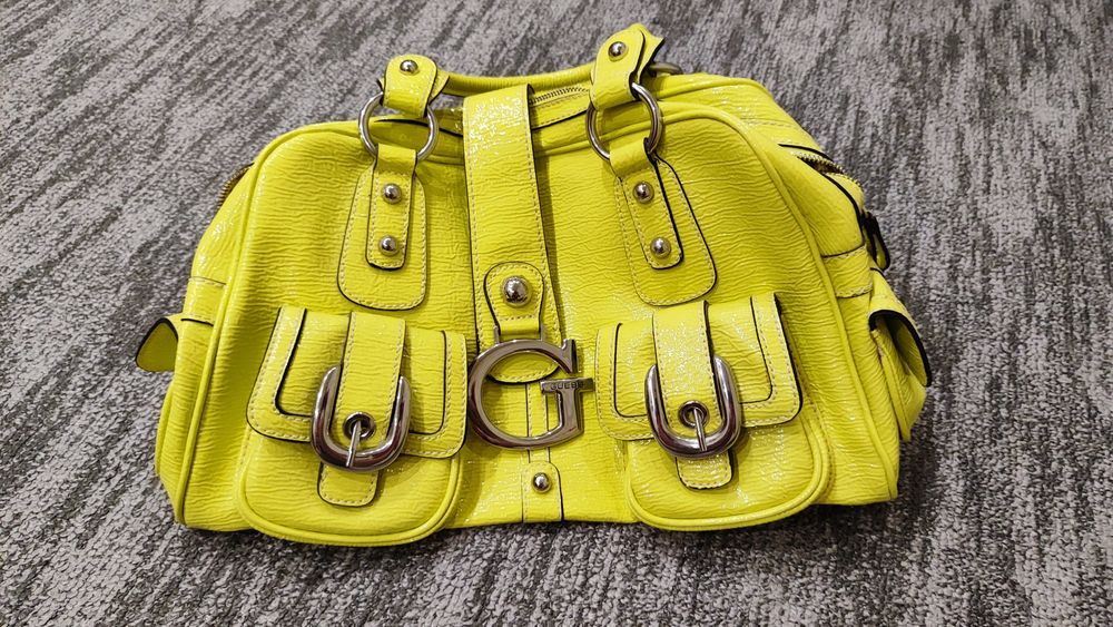 Жіноча сумка шкіряна Guess