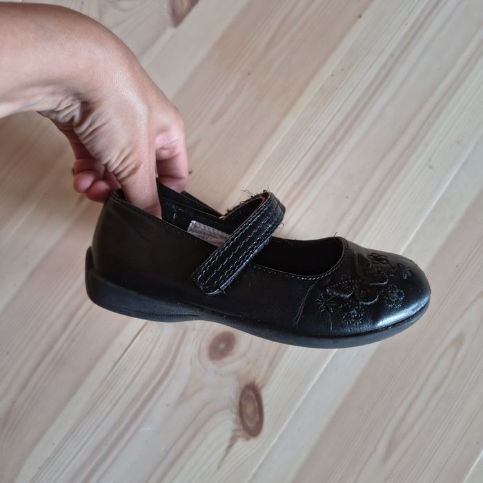 Buty galowe skórzane czarne z paskiem