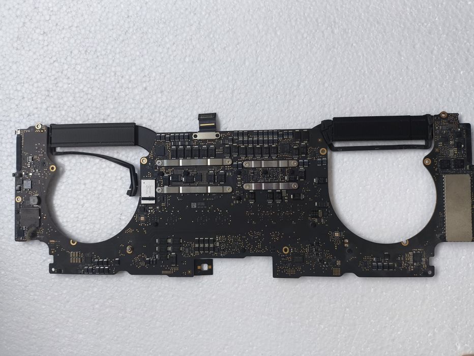Faulty MacBook Pro motherboard64730147490305121