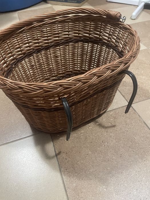 Koszyk wiklinowy na rower
