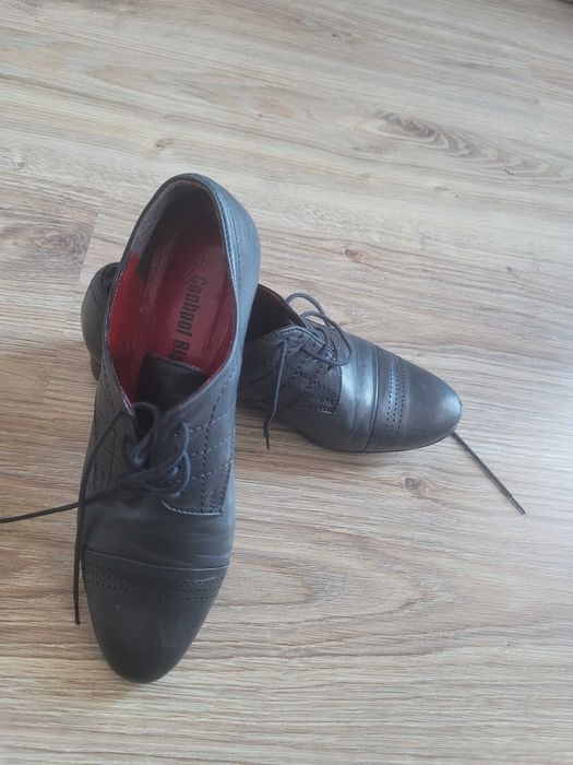 Skórzane grafitowe półbuty, sznurowane, firma Conhpol