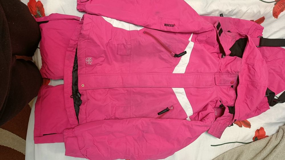 Жіночий лижний костюм