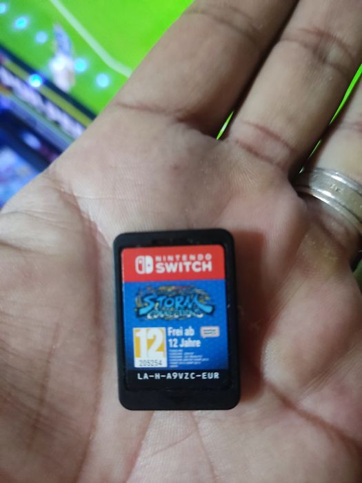 Jogo de ação Naruto x Boruto para Nintendo Switch.

- Edição Ultimate Ninja Storm Connections.
- Classificação etária: 12 anos.

Não tenho a caixa