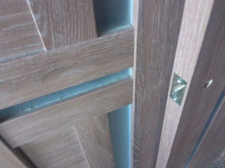 Продаються двохстворчаті двері