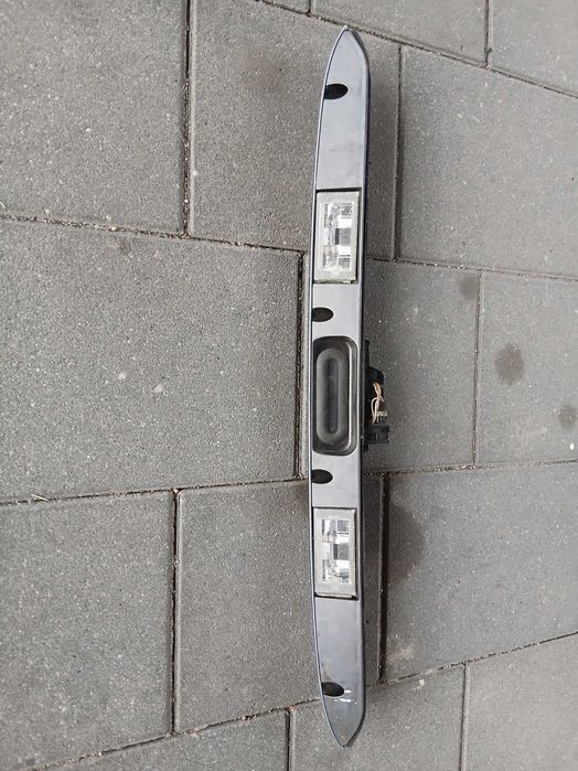 BMW M3 M4 F80 F82 – listwa klapy bagażnika z lampkami tablicy