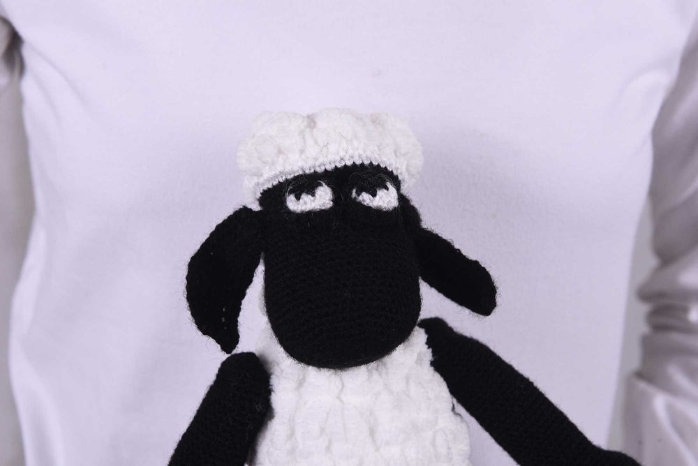 Baranek Shaun - maskotka na szydełku dla dziecka- rękodzieło, handmade