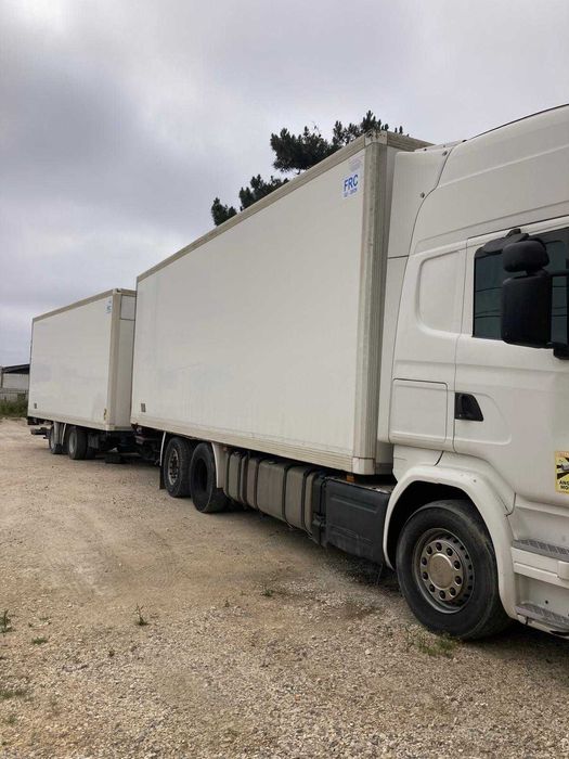 Scania R580 6x2 + Chico Frigorifico ano 2017