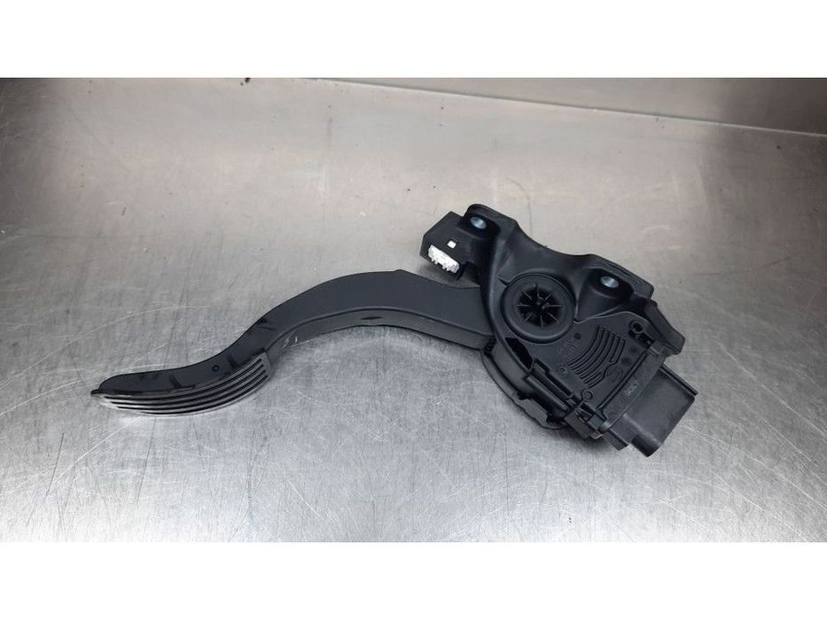 potencjometr gazu volvo xc60 31329058